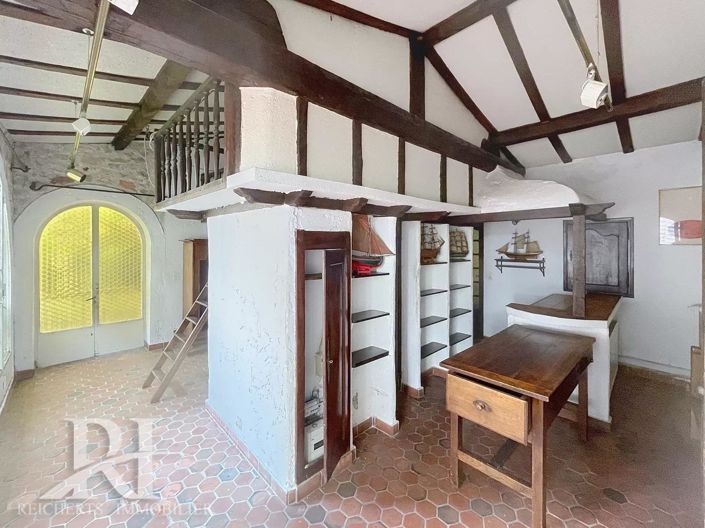 Image No.10-4 Bed House for sale