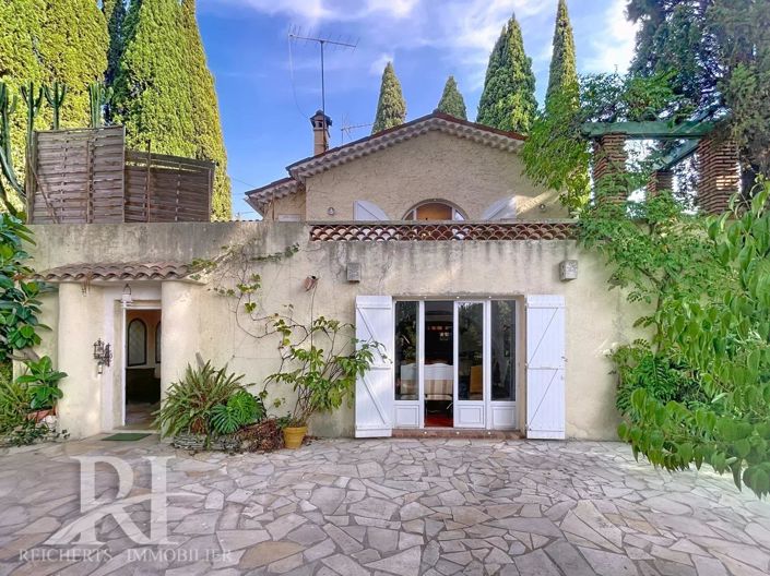 Image No.3-4 Bed House for sale