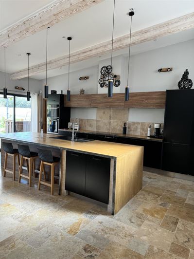 Image No.6-14 Bed House for sale