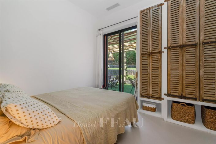 Image No.11-5 Bed House for sale