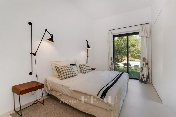 Image No.12-5 Bed House for sale