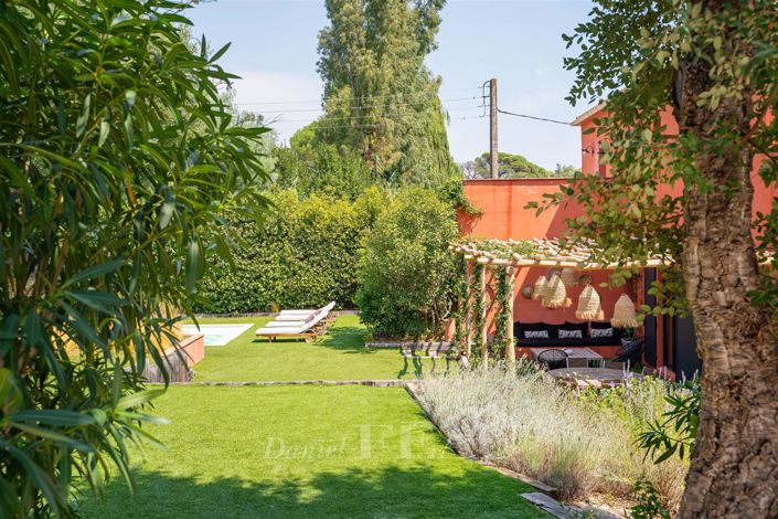 Image No.3-5 Bed House for sale