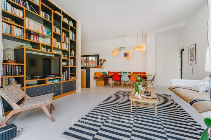 Image No.9-5 Bed House for sale