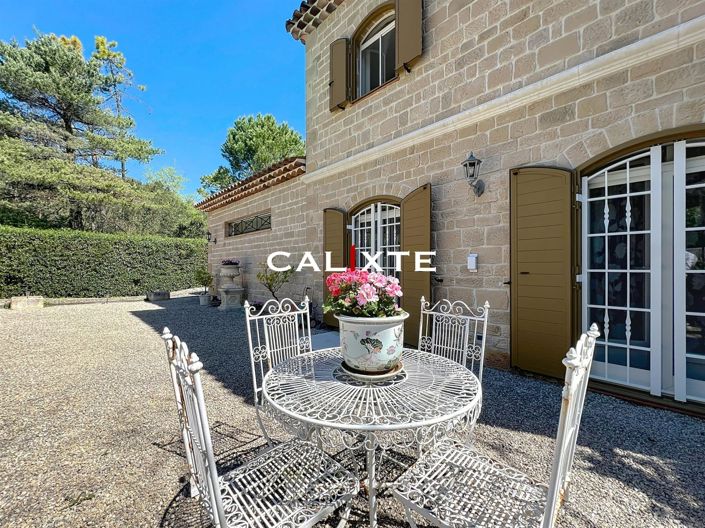 Image No.19-4 Bed Property for sale