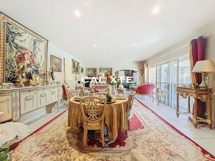 Image No.23-4 Bed Property for sale