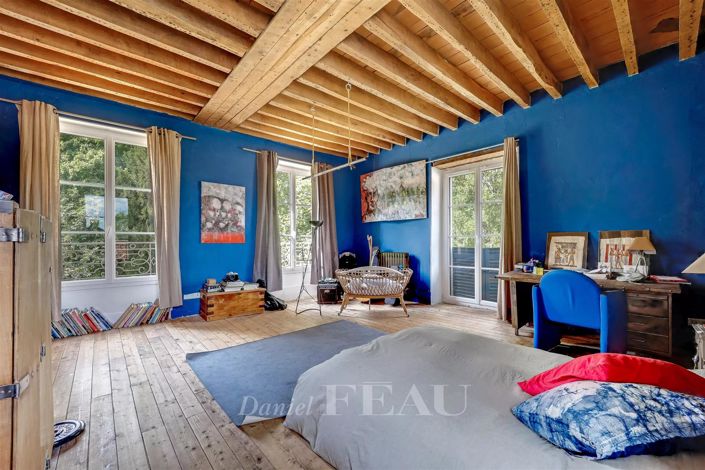 Image No.10-6 Bed House for sale