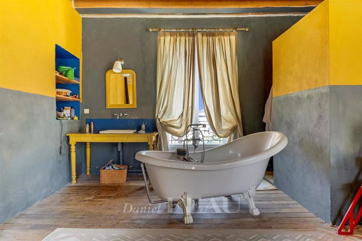 Image No.13-6 Bed House for sale