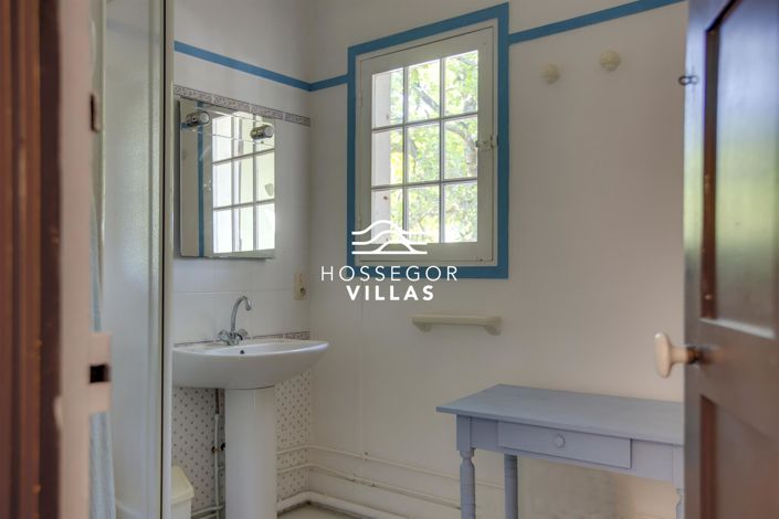 Image No.7-7 Bed House for sale