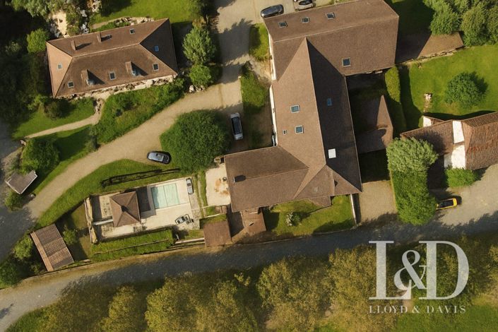 Image No.1-6 Bed House for sale