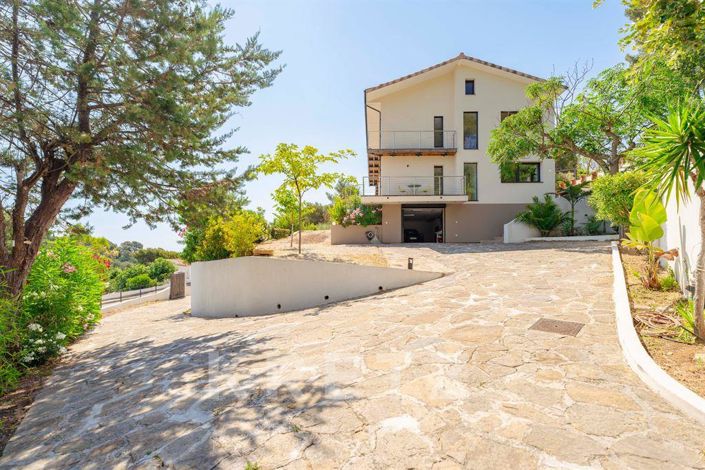 Image No.20-7 Bed House for sale