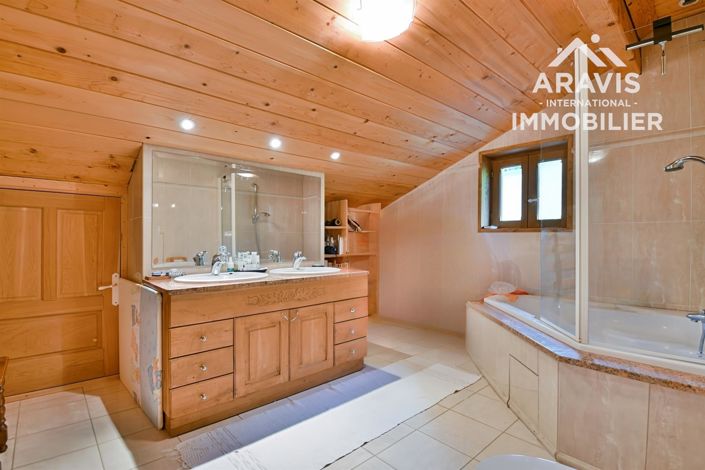 Image No.16-4 Bed House for sale