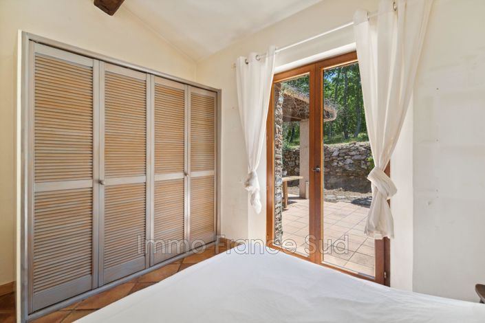 Image No.17-4 Bed House for sale