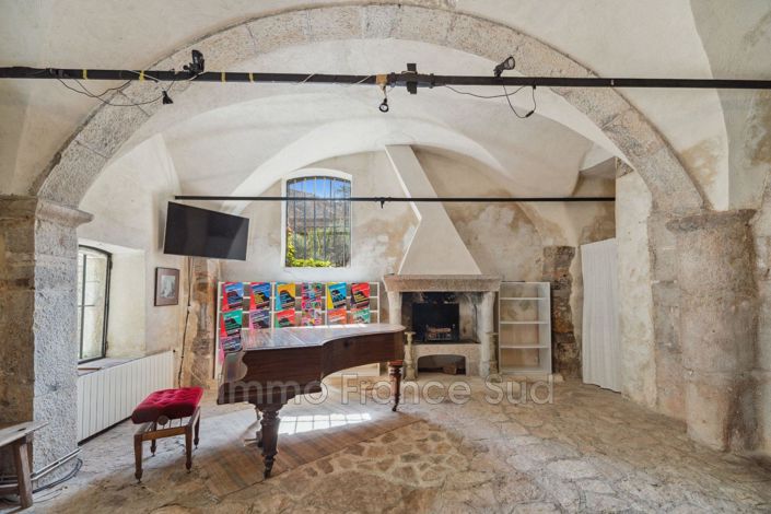 Image No.5-2 Bed House for sale