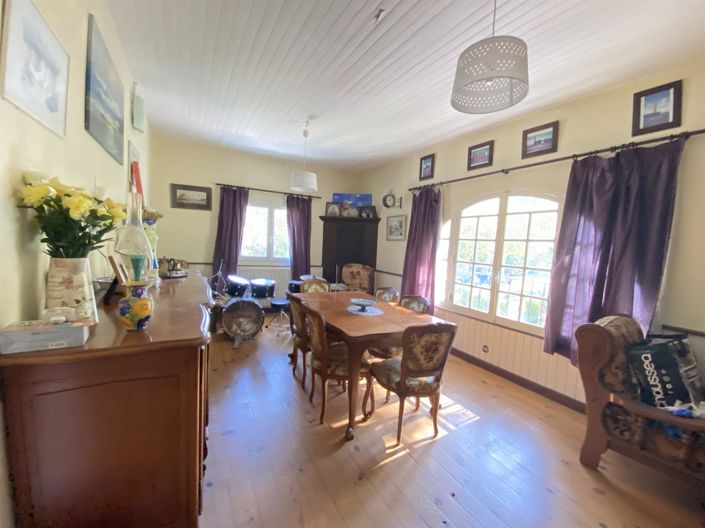 Image No.17-5 Bed House for sale