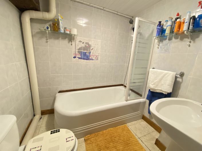 Image No.7-5 Bed House for sale