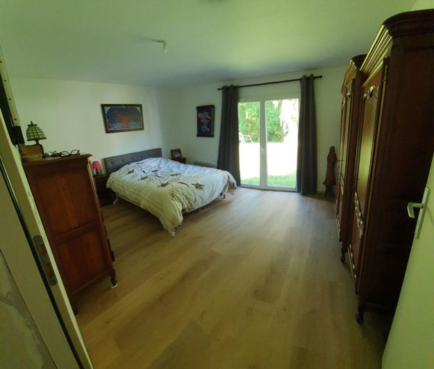 Image No.8-4 Bed House for sale