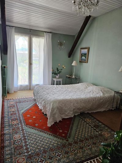 Image No.10-6 Bed House for sale