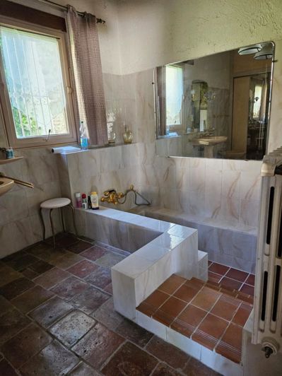 Image No.13-6 Bed House for sale