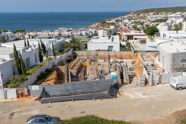 Image No.9-3 Bed House for sale