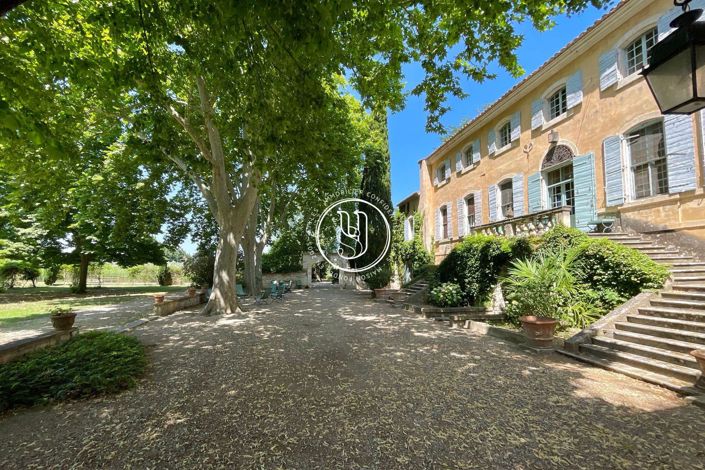 Image No.1-10 Bed House for sale