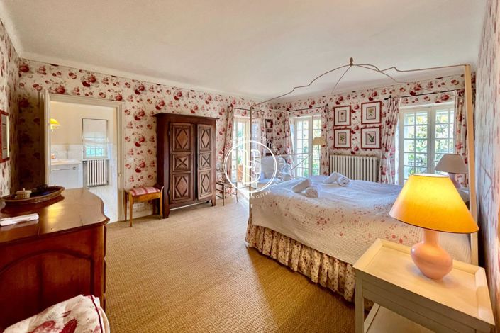 Image No.20-7 Bed House for sale