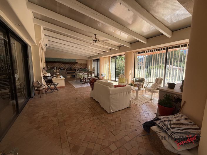 Image No.6-6 Bed House for sale