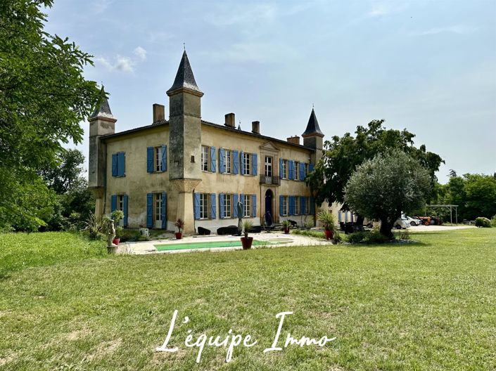 Image No.1-6 Bed Property for sale