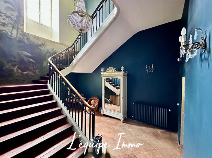 Image No.11-6 Bed Property for sale