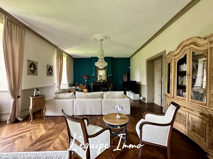 Image No.5-6 Bed Property for sale