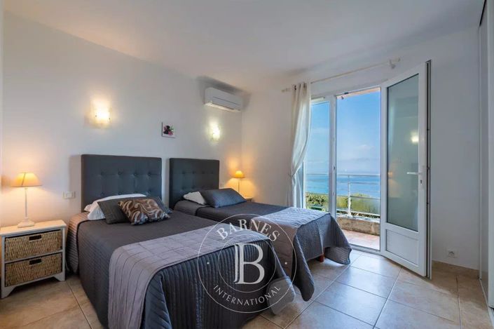 Image No.21-7 Bed House for sale