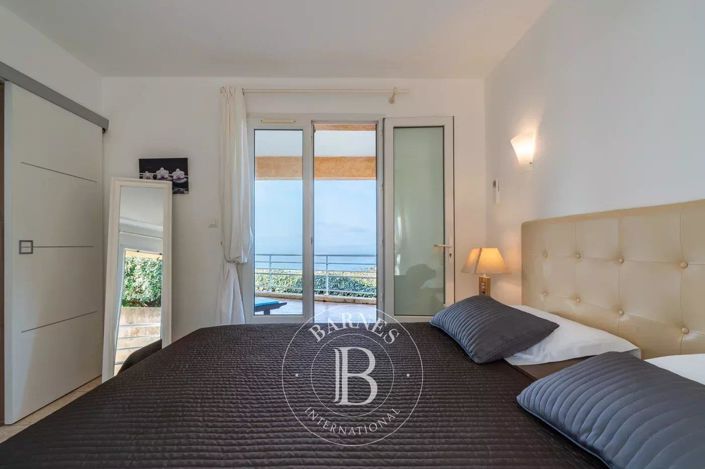 Image No.25-7 Bed House for sale