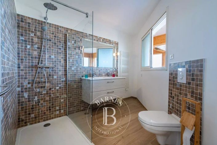 Image No.26-7 Bed House for sale