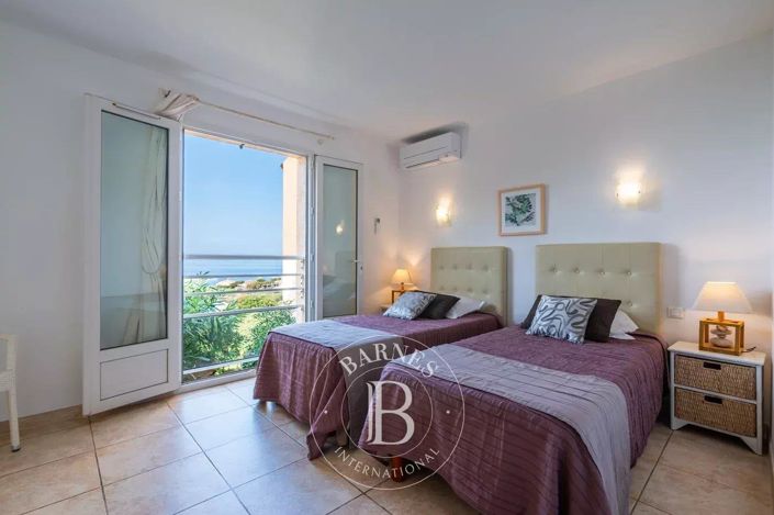 Image No.28-7 Bed House for sale