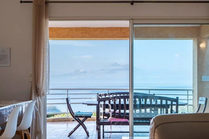 Image No.8-7 Bed House for sale