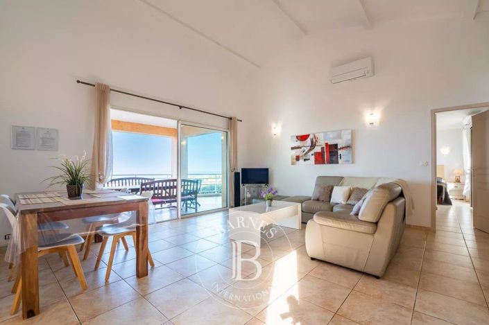 Image No.9-7 Bed House for sale