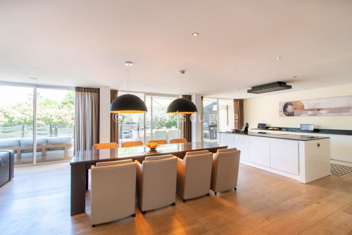 Image No.16-5 Bed House for sale