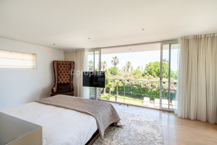 Image No.20-5 Bed House for sale