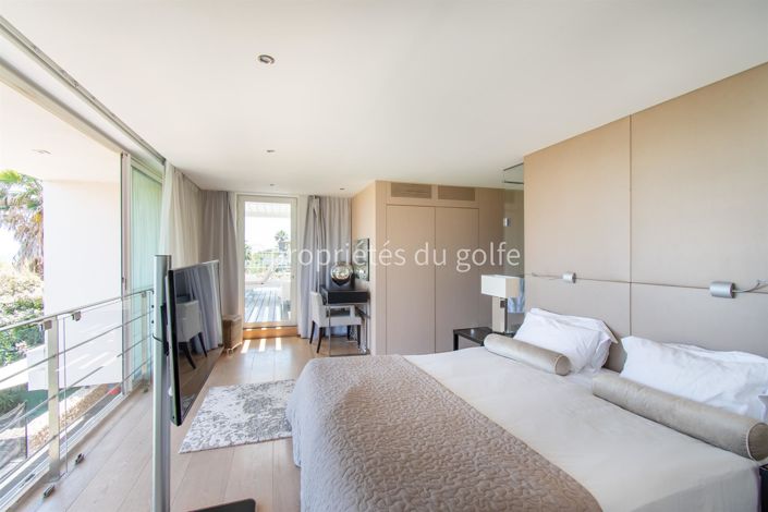 Image No.21-5 Bed House for sale