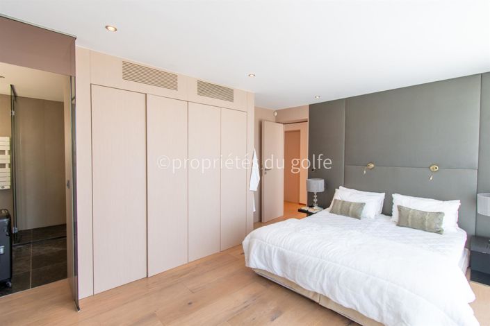 Image No.23-5 Bed House for sale