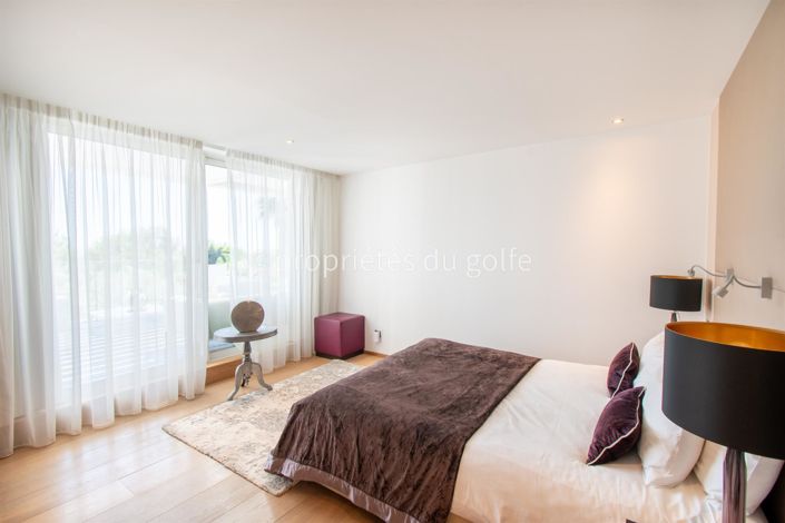 Image No.24-5 Bed House for sale