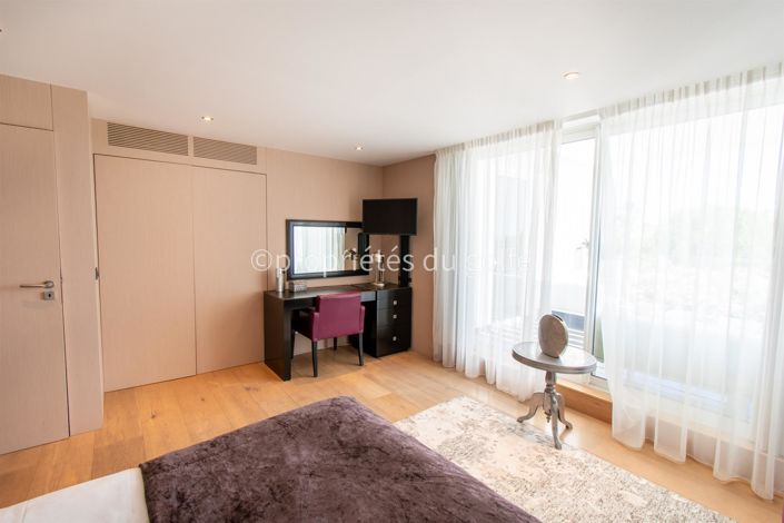 Image No.25-5 Bed House for sale