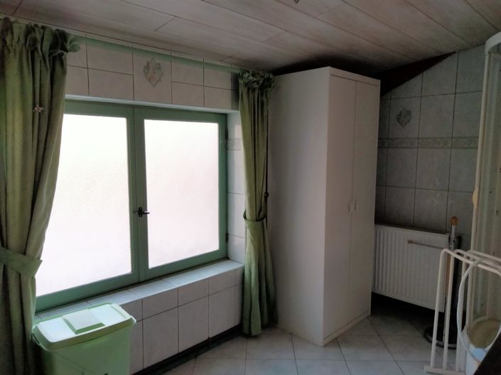 Image No.8-4 Bed House for sale