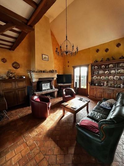 Image No.6-3 Bed House for sale