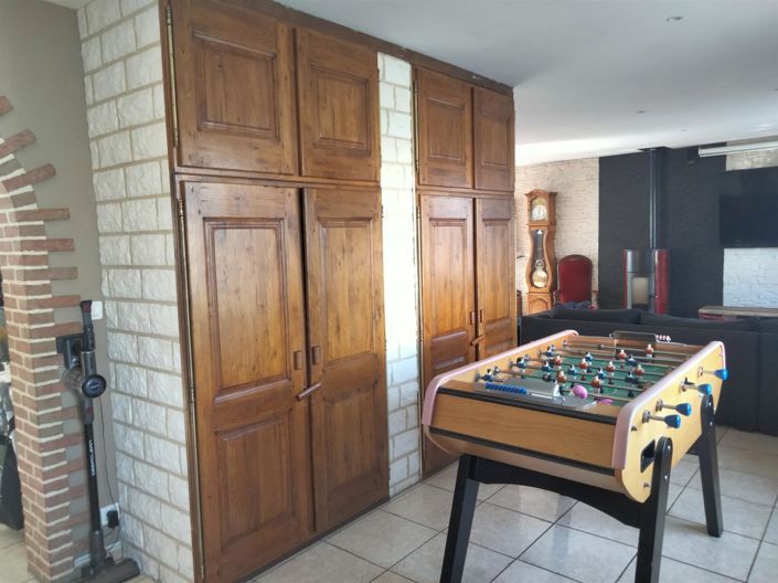 Image No.7-5 Bed House for sale