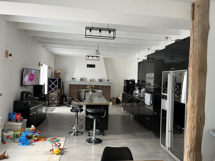 Image No.2-4 Bed House for sale