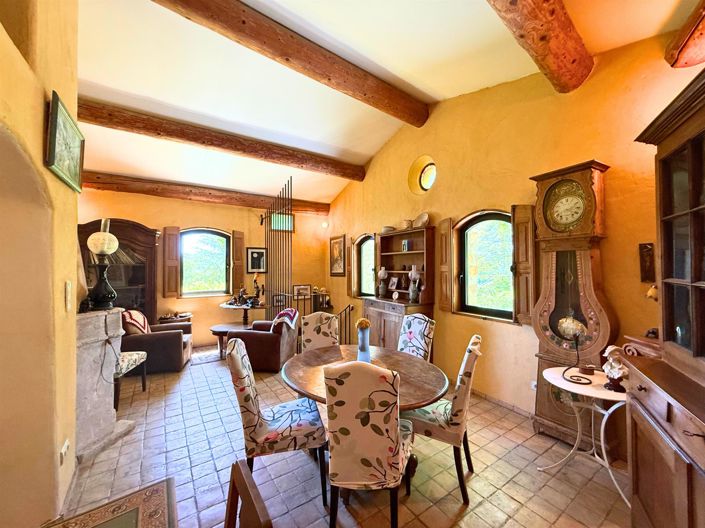 Image No.9-5 Bed House for sale