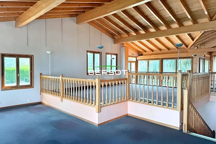 Image No.1-2 Bed House for sale