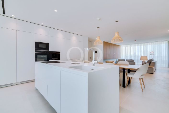 Image No.6-2 Bed House for sale