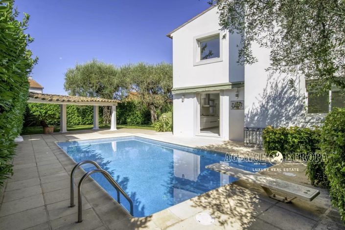 Image No.2-4 Bed House for sale