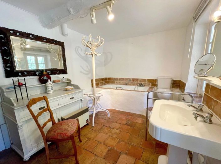 Image No.12-4 Bed House for sale